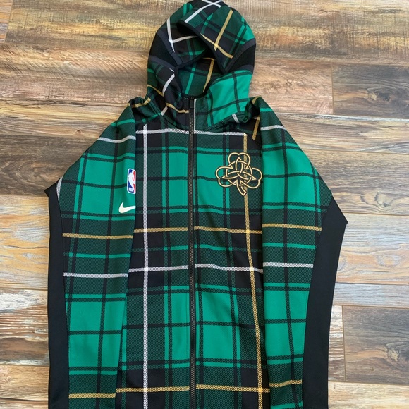 Nike dry fit special edition Boston Celtics  New never worn - Picture 2 of 10